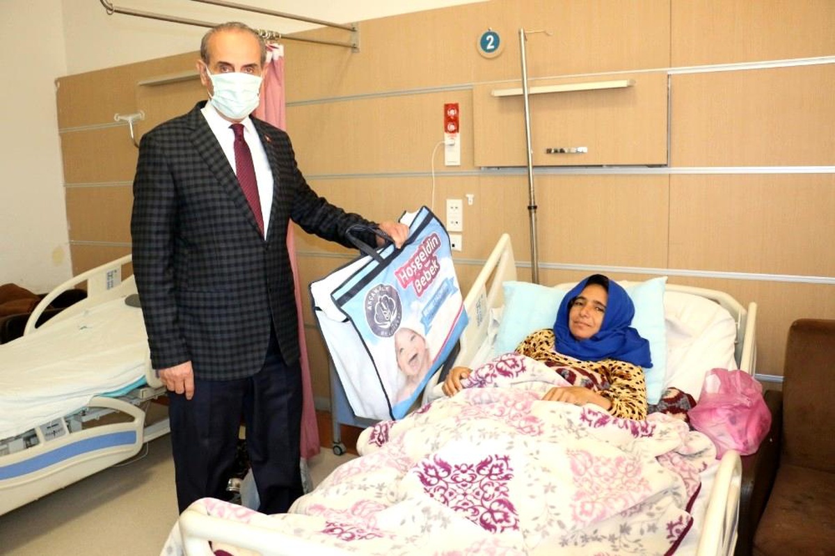 Yeni doğan bebeklerin ilk hediyesi Yalçınkaya\'dan