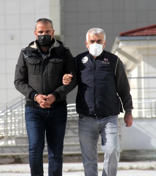 AK Parti İstanbul İl Başkanlığını işgal eden eski uzman çavuşa hapis cezası