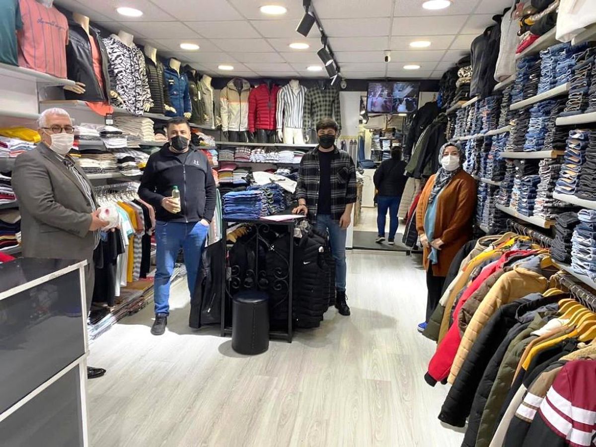 Ayvalık\'ta Başkan Çakırca\'dan esnafa şok baskın