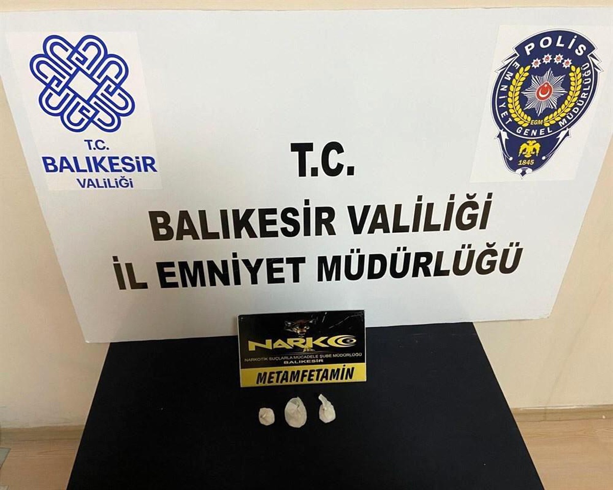 Balıkesir\'de polisten \'Huzur\' operasyonu: 15 zanlı yakalandı