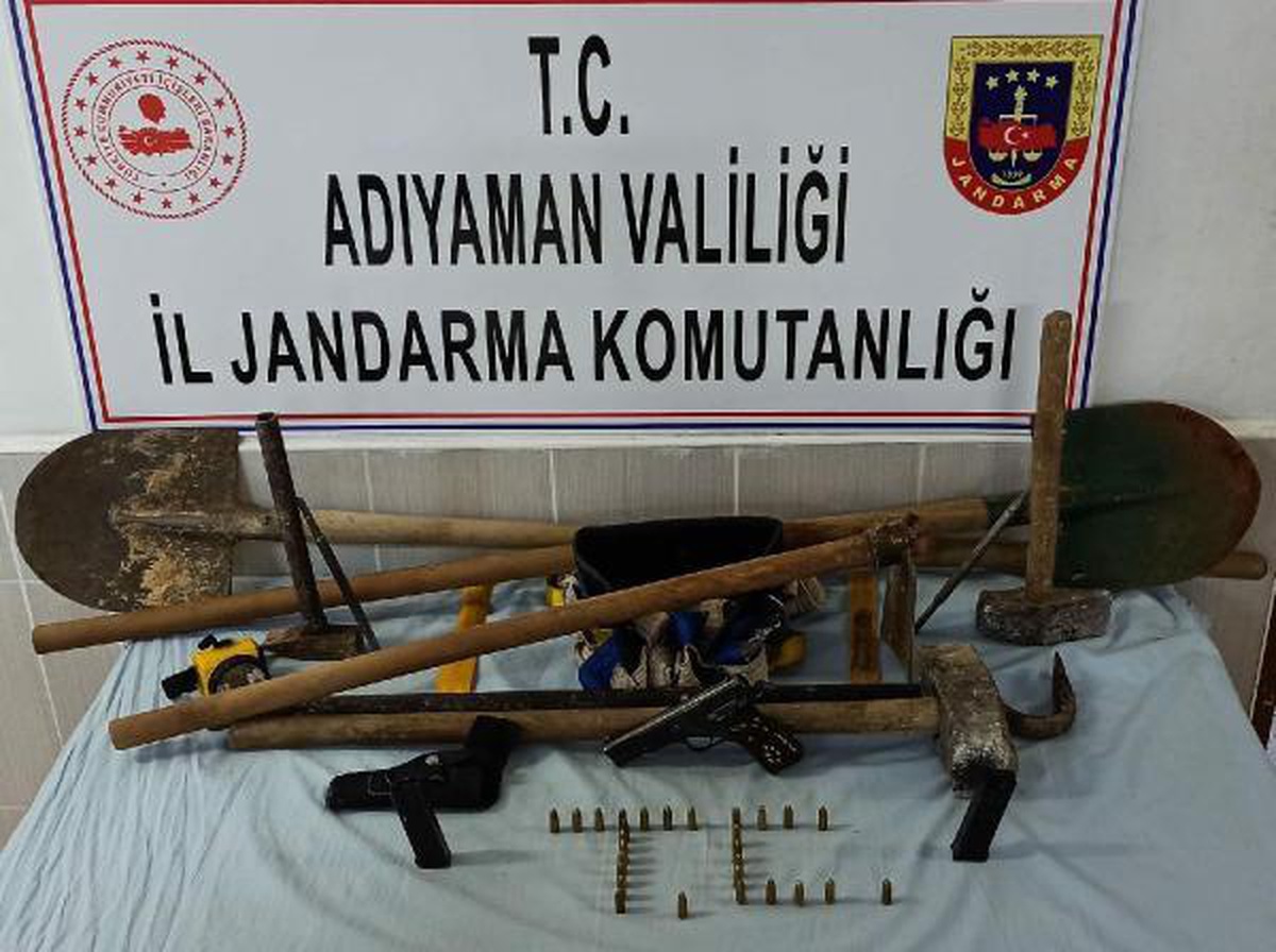 Besni\'de kaçak kazıya 7 gözaltı
