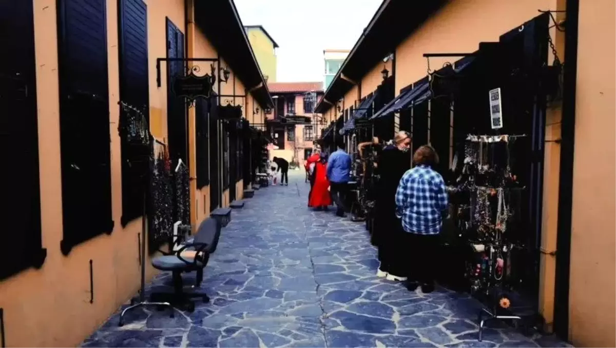 Bursa\'nın tarihi mekanlarında Çanakkale Türküsü\'nü seslendirdiler