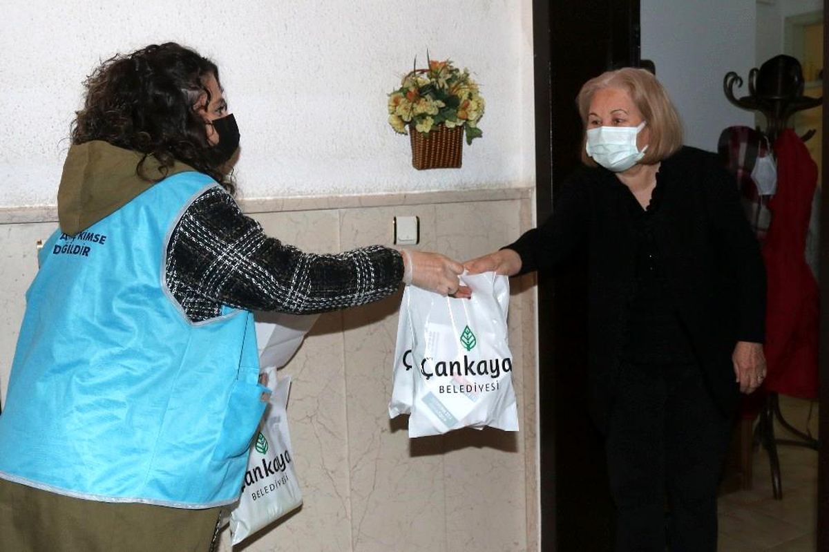 Çankaya Belediyesi\'nden 65 yaş üstüne vefa