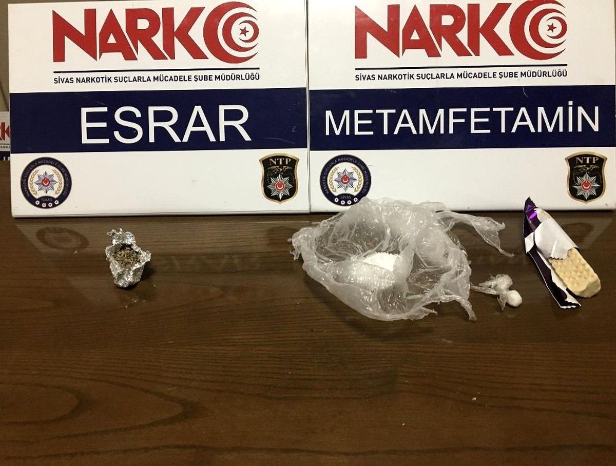 Çikolata paketi içerisinden metamfetamin çıktı