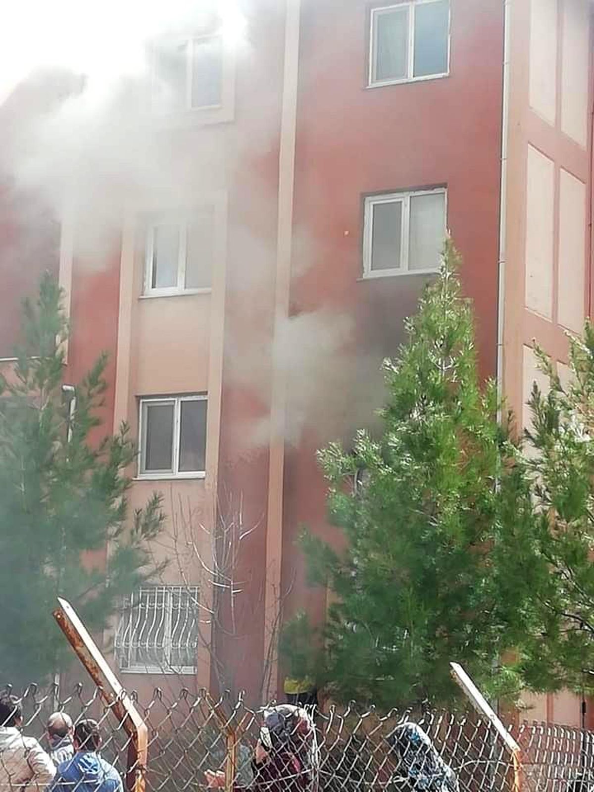 Son dakika haberleri | Diyarbakır\'da dehşet anları: Evde çıkan yangında bir kadın hayatını kaybetti