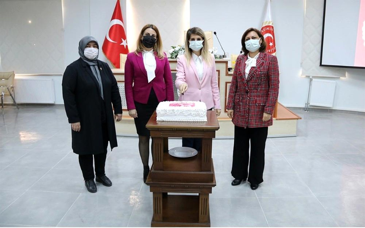 Genel Sekreter Bayrakçı\'dan kadın çalışanlarla tam destek