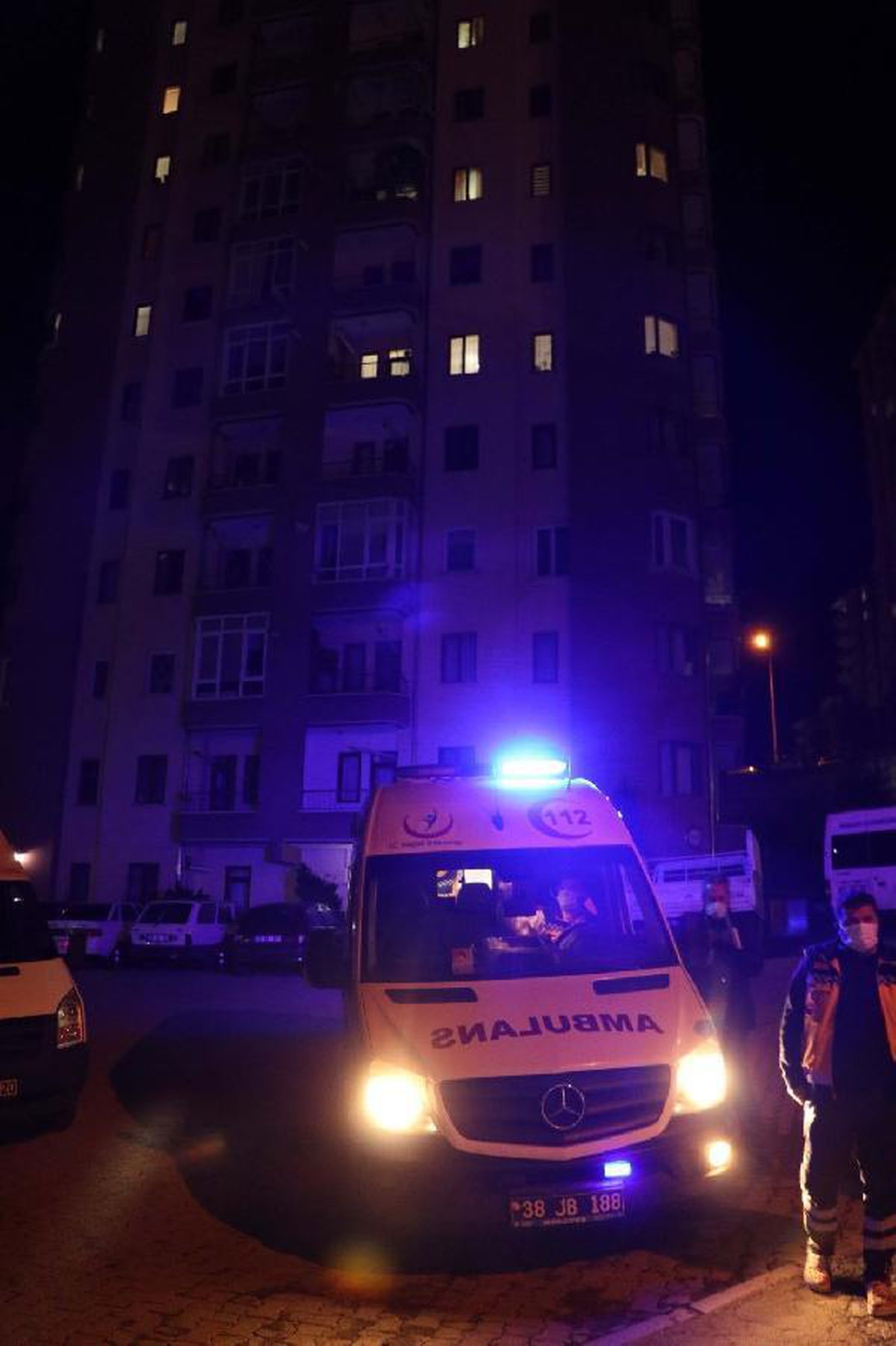 Kayseri\'de akrabalar arasında bıçaklı kavga: 3 yaralı