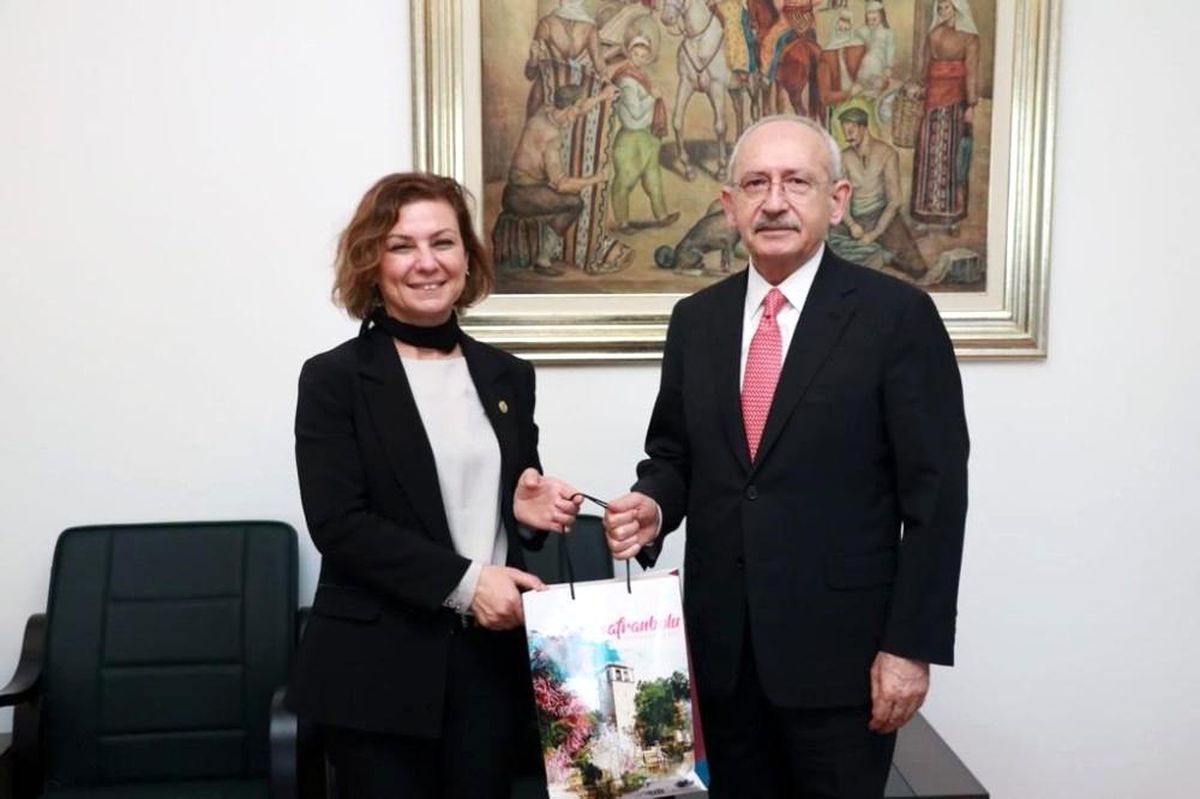 Kılıçdaroğlu\'nu ziyaret eden Başkan Köse gerçekleştirilen projeleri anlattı