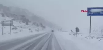 Konya karayolunda kar yağışı etkili oldu