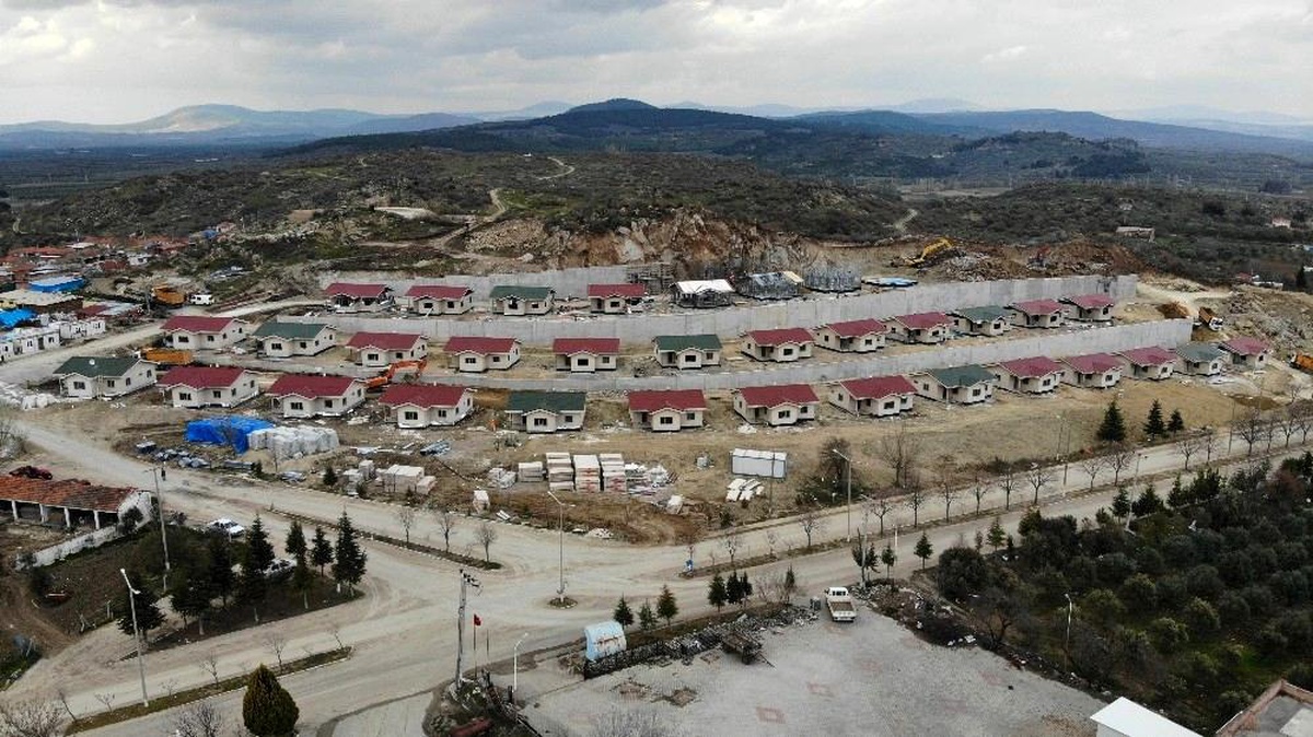 Manisalı depremzedelerin sevinç gözyaşları