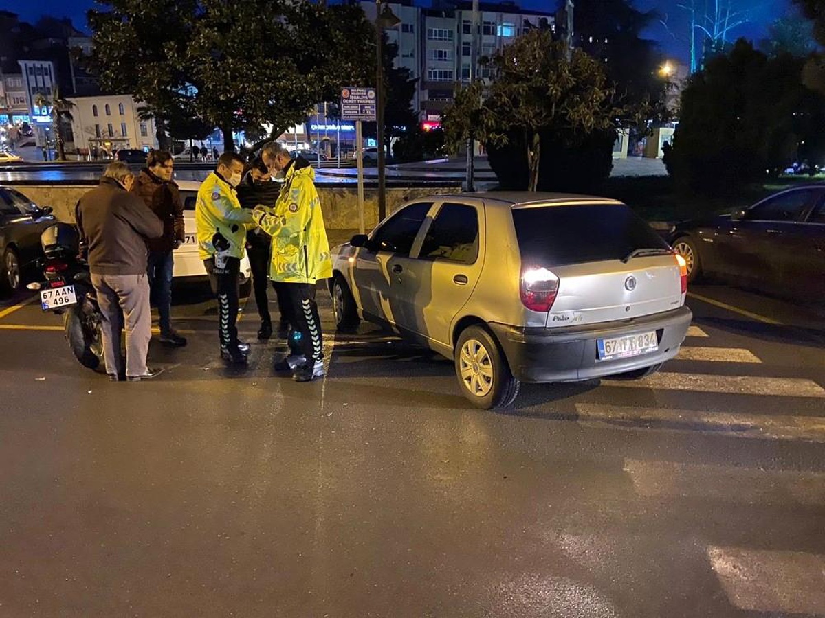Motosiklet, otomobile çarptı: 1 yaralı