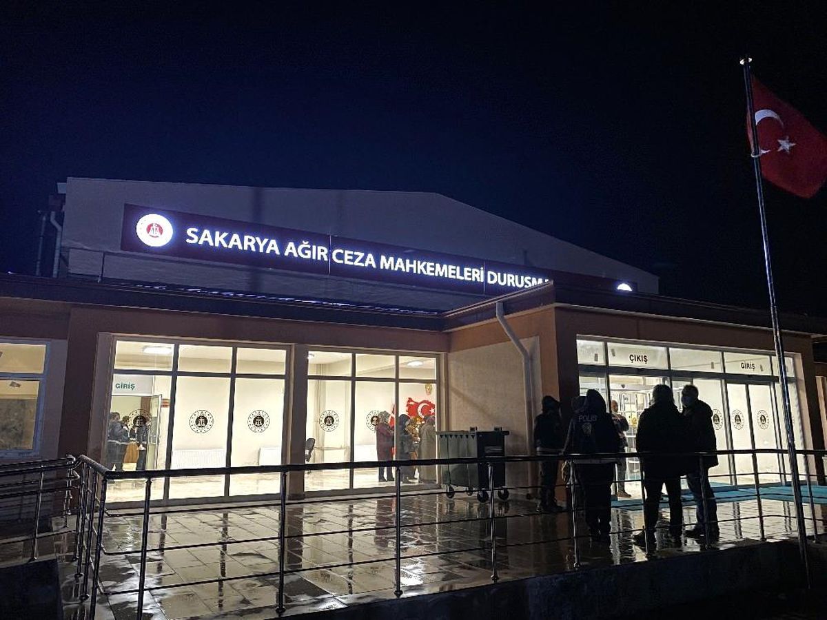 Müşteki avukatlarının beyanları sonrasında söz hakkı alan sanık Y.C.: "Bu insanlar yönlendirilerek yalan beyan vermişlerdir"