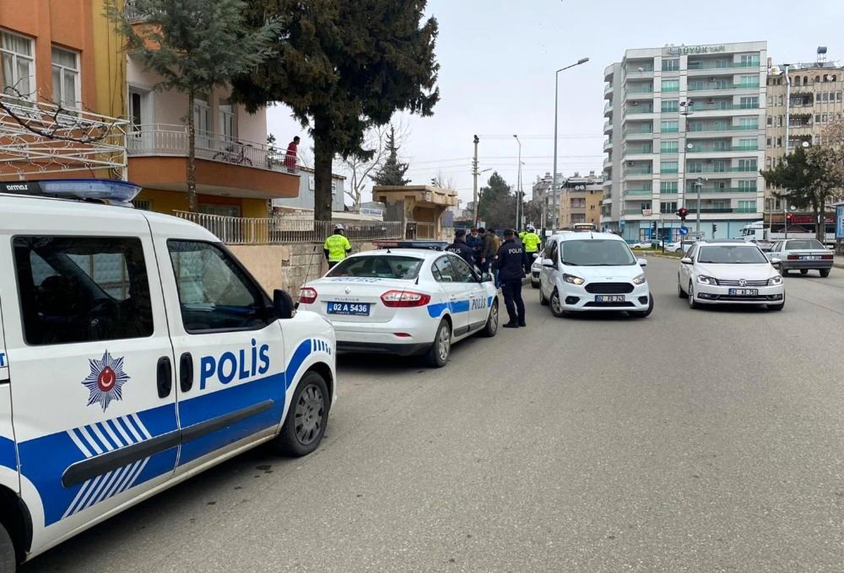 Radar cezası yememek için akıllara gelmeyen şeyi yaptı