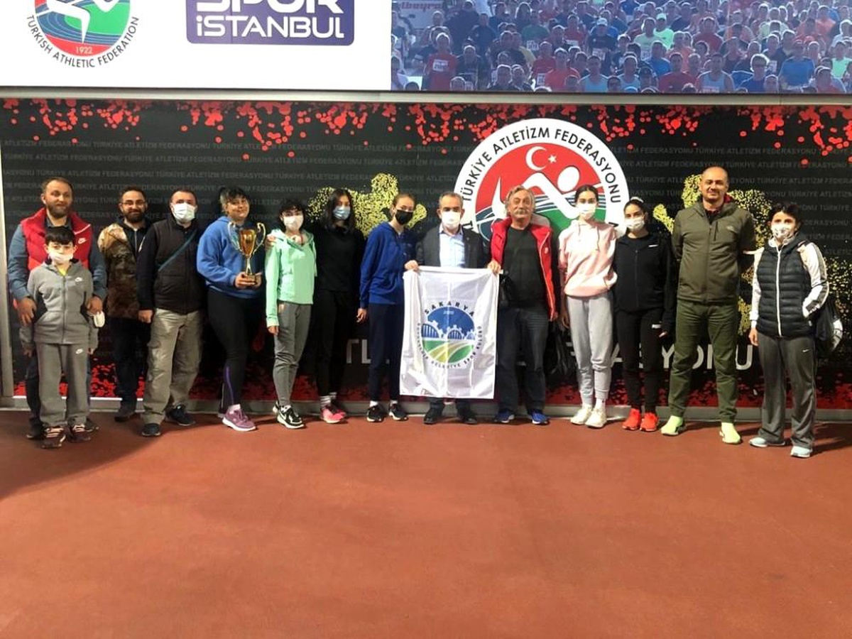 Sakarya Büyükşehir Salon Kupasında ikincilik elde etti