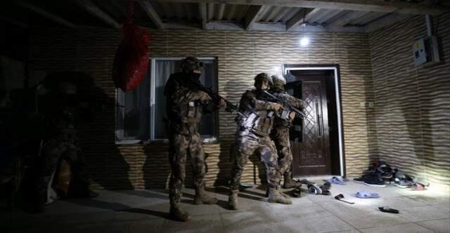 Turizm kentinde uyuşturucu satıcılarına ağır darbe: 200 sokak satıcısı yakalandı Turizm kentinde uyuşturucu satıcılarına ağır darbe: 200 sokak satıcısı yakalandı