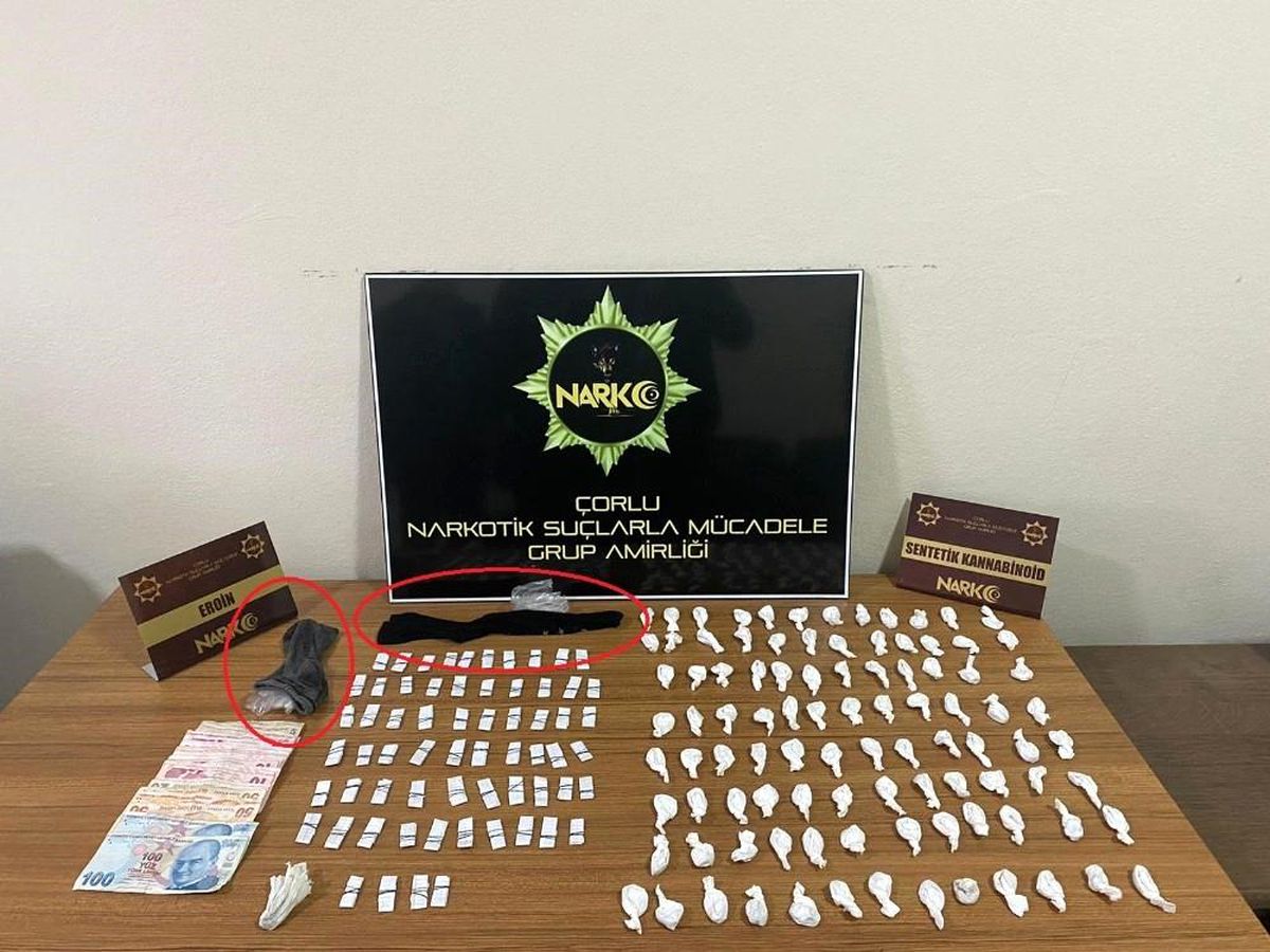 Uyuşturucuyu kokmuş çoraplara saklamışlar