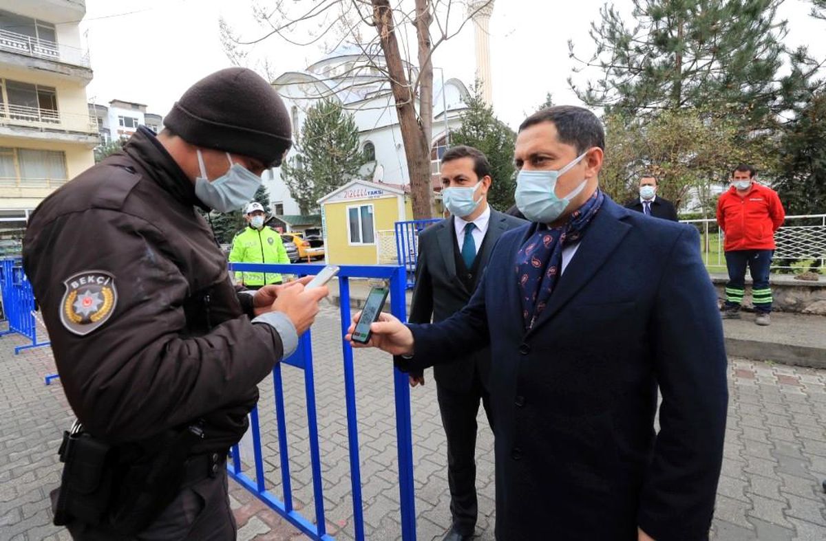 Vali Masatlı, semt pazarına HES koduyla girdi