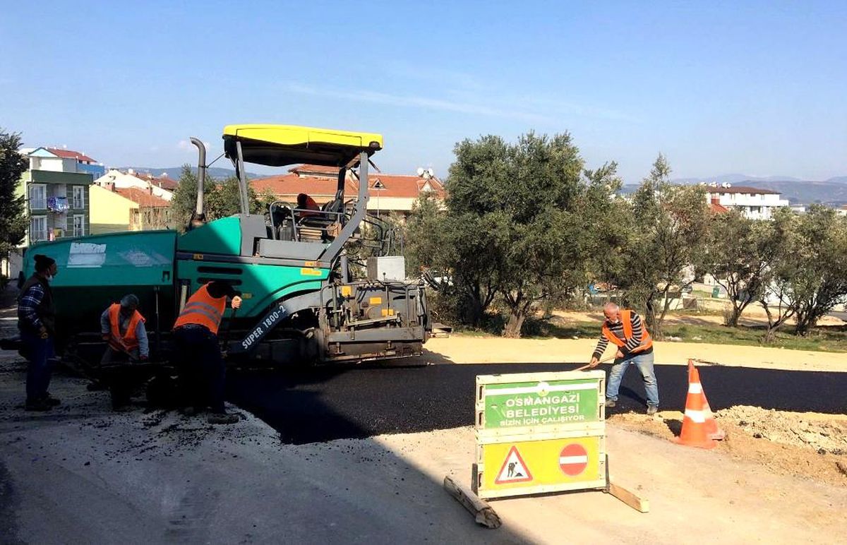 Yeni açılan yollar asfaltlandı