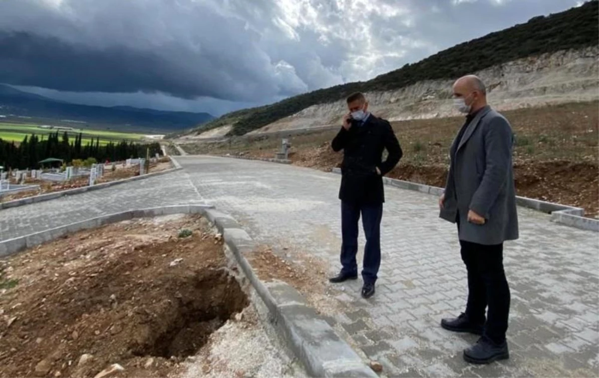 Akhisar mezarlığında aile mezarlığı bölümü açıldı