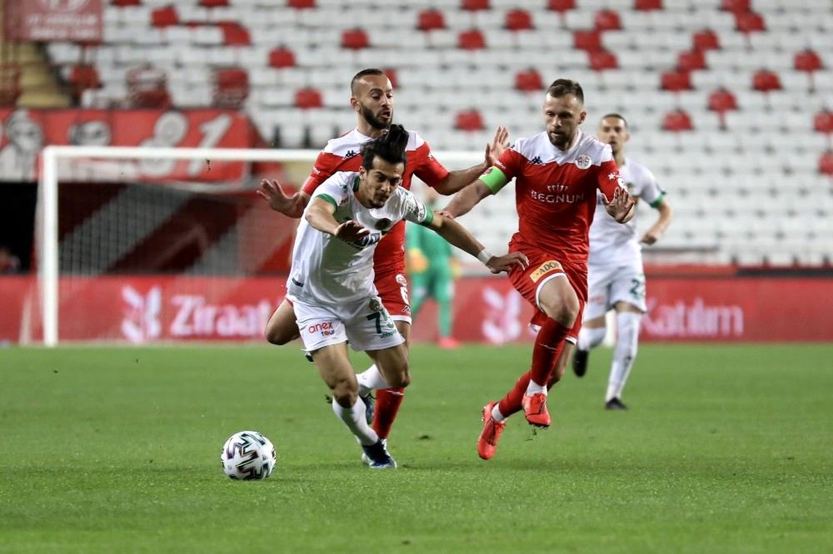 Alanyaspor yarı finalde kupaya veda etti