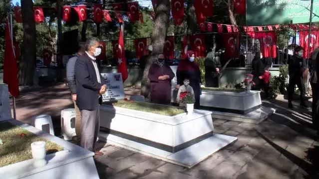 ANTALYA Gazi babasının kucağında, şehitleri ziyarete geldi