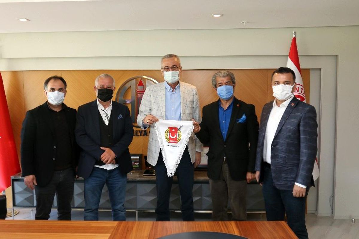 Başkan Yılmaz AGC yönetimini ağırladı