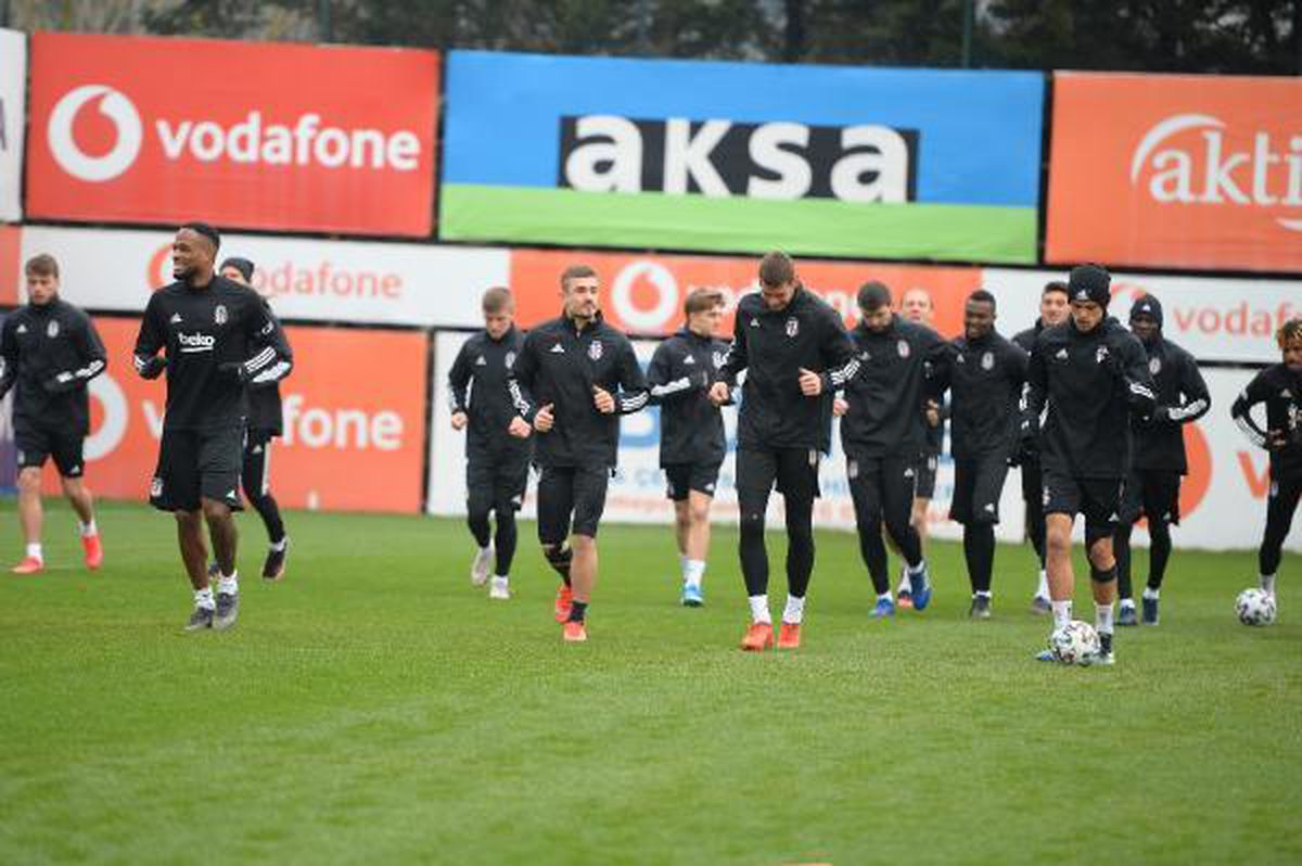 Beşiktaş tek eksikle Fenerbahçe maçının hazırlıklarına başladı