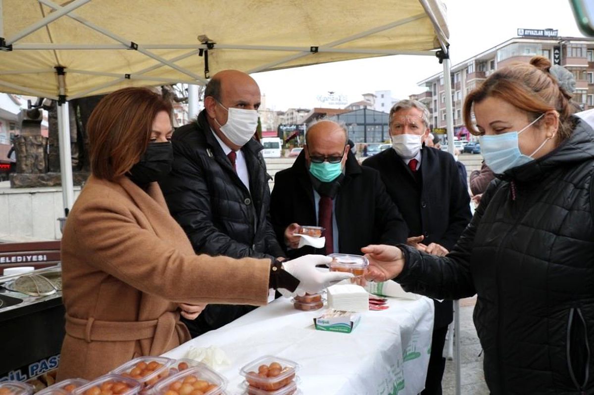 Çanakkale şehitleri için lokma dağıtıldı