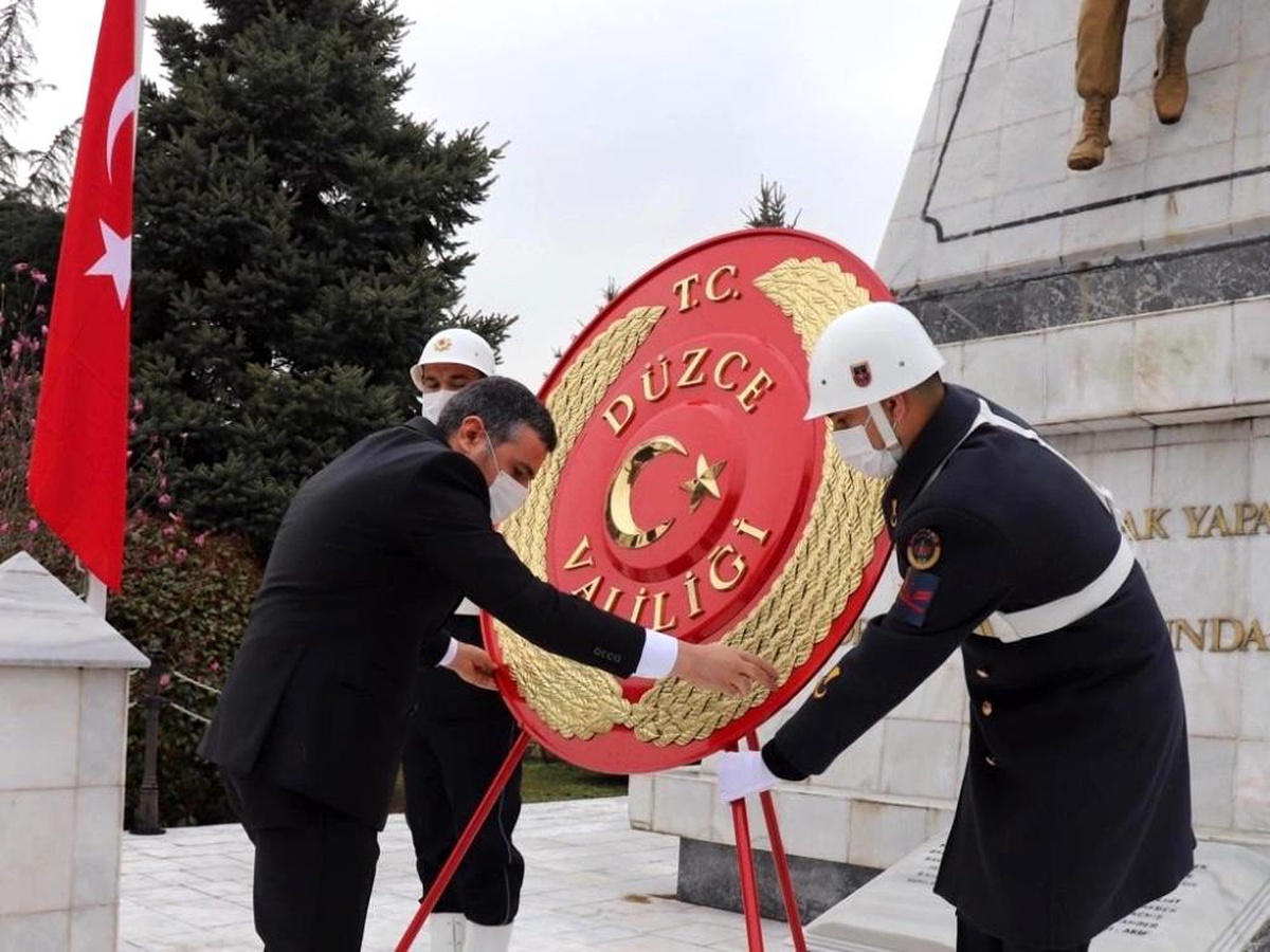 Çanakkale Zaferi\'nin 106. yılı Düzce\'de törenle kutlandı