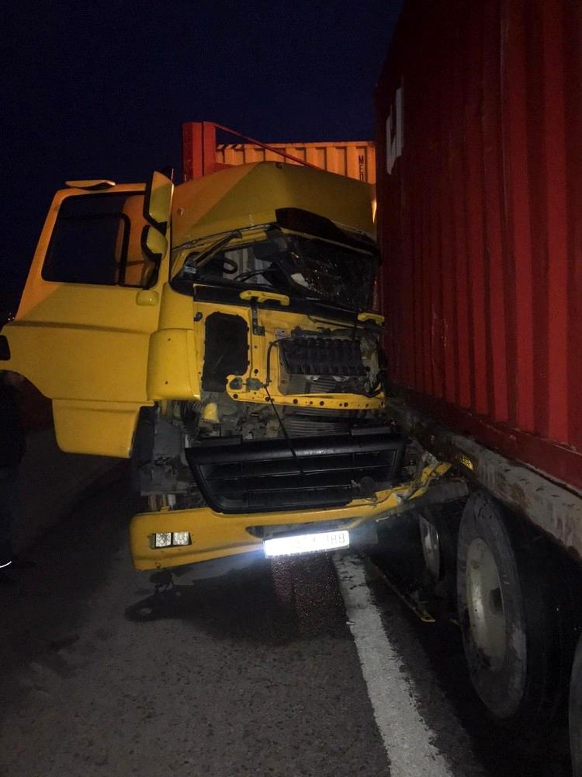 Gaziantep\'te iki tır çarpıştı: 2 yaralı