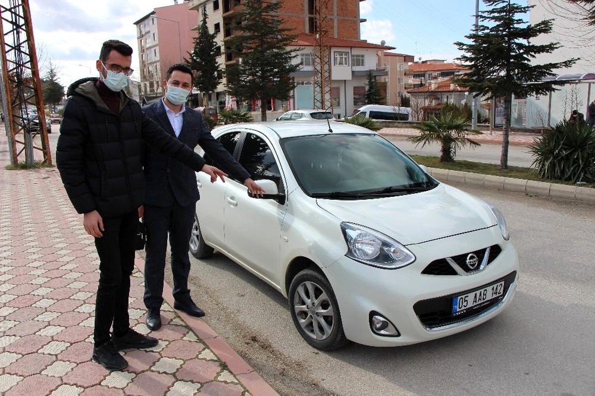 Gelen telefonla şok yaşadılar: Sıfır aldıkları araç hasarlı çıktı