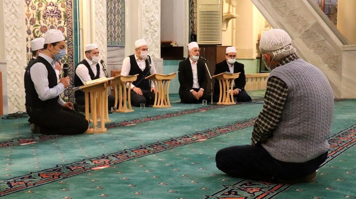 Son dakika haberi | İlahiler sesleri şehitler için yükseldi