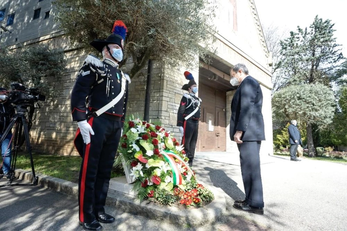 İtalya\'da Covid-19 kurbanları anıldı