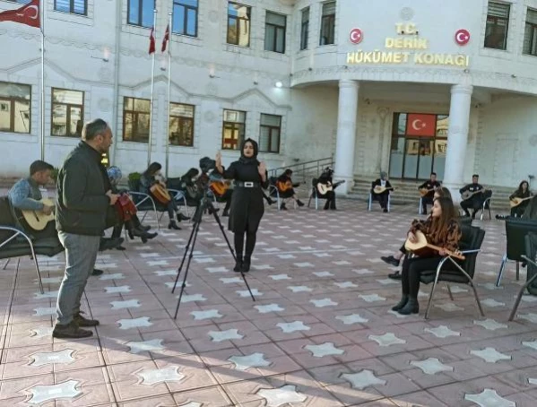 MARDİN Kurs öğretmenlerinden işaret diliyle 'Çanakkale' klibi