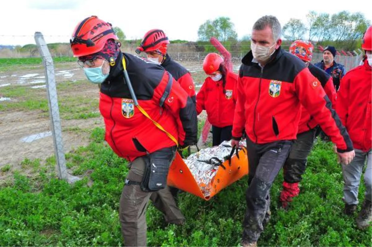 Otomobili Gediz Nehri kenarında terkedilmiş bulunan bakkalın cansız bedeni bulundu