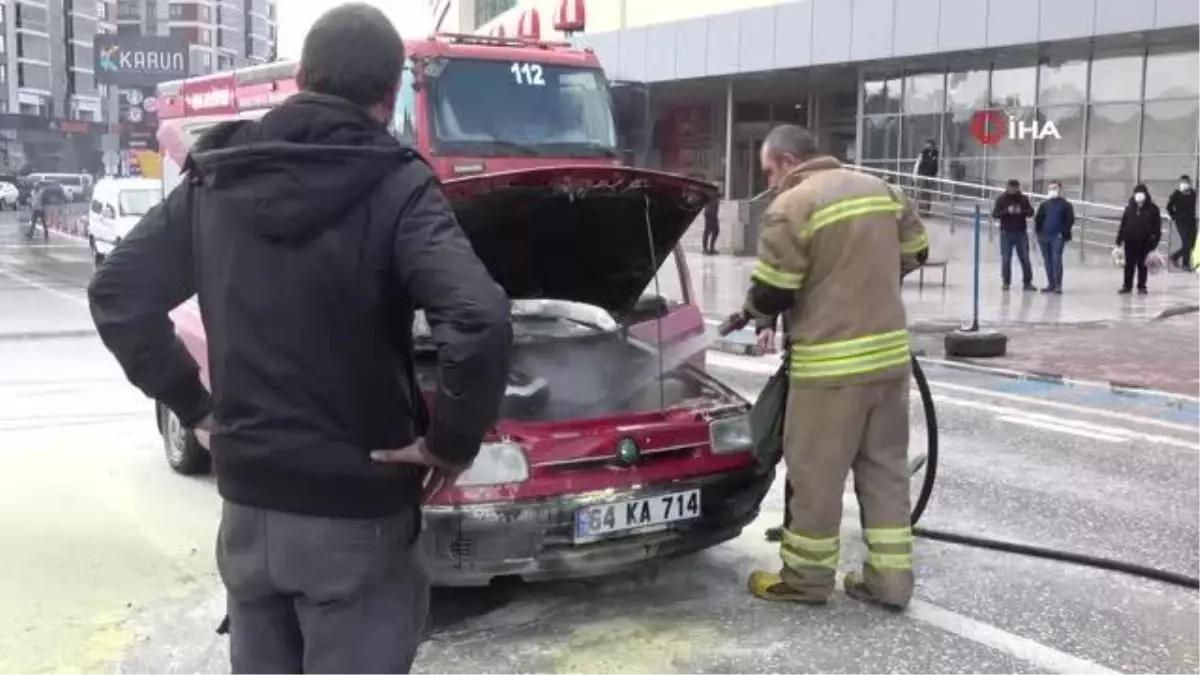 Seyir halindeki araç alev alev yandı