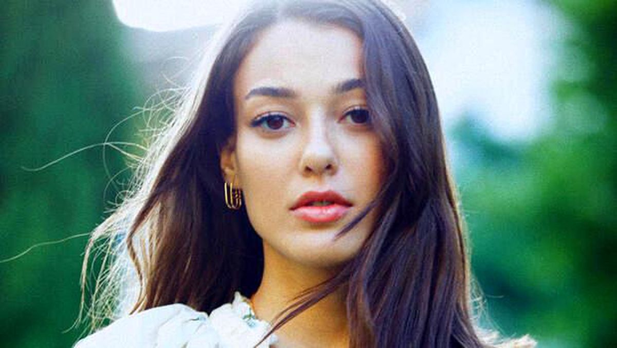 Dilan Çiçek Deniz, Serenay Sarıkaya ve Bensu Soral\'ı geride bıraktı