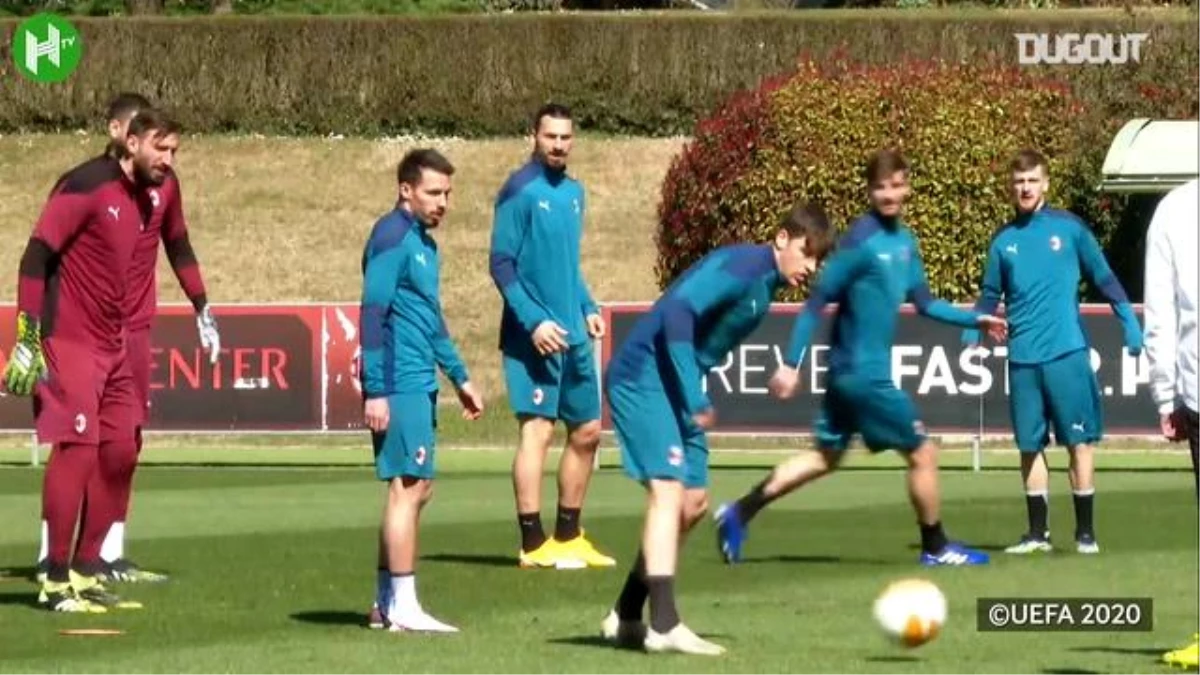 Zlatan Ibrahimovic Milan Kadrosuyla Birlikte Manchester United Maçına Hazırlanıyor