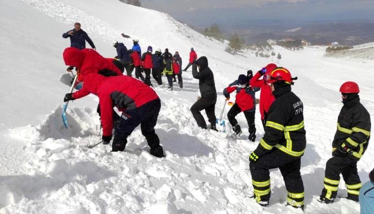 Samsun\'da AFAD ve itfaiye ekipleri çığda kurtarma tatbikatı yaptı