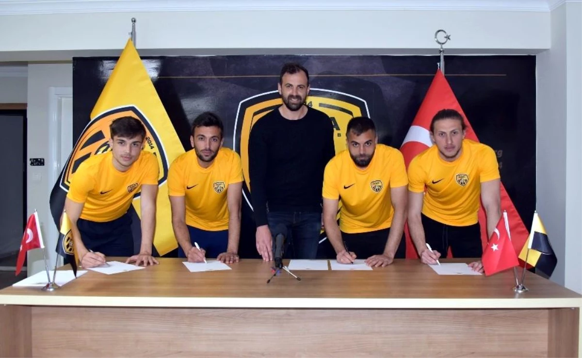 Aliağaspor FK 9 yeni oyuncuyla kadrosunu güçlendirdi