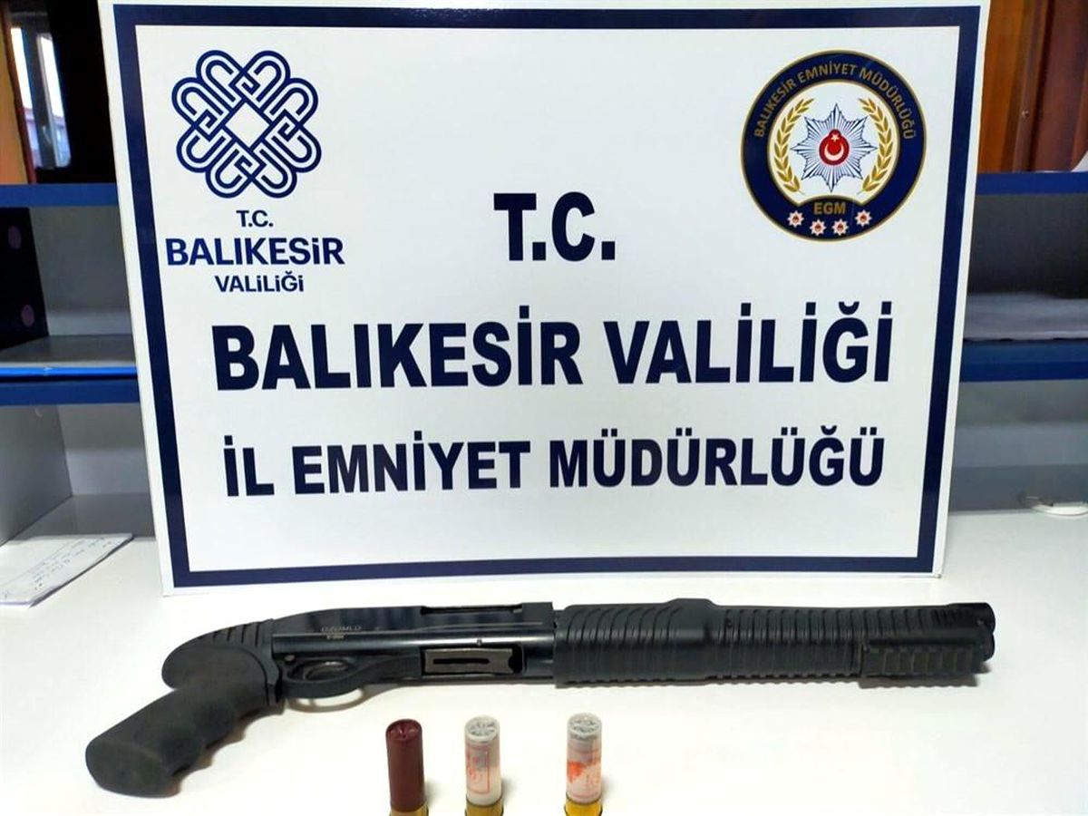 Son dakika haber... Balıkesir\'de polisten \'Huzur\' operasyonu: 30 kişi gözaltına alındı