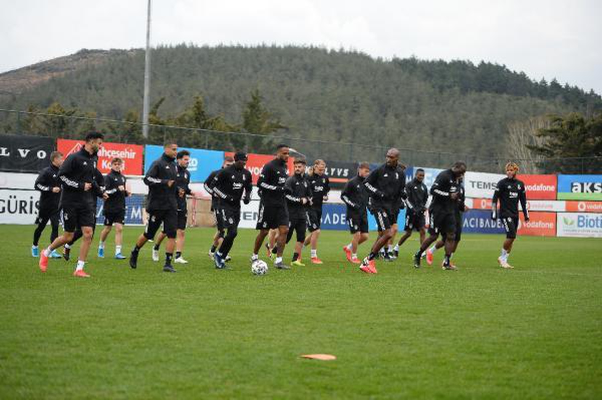 Beşiktaş, Fenerbahçe maçı hazırlıklarını taktik çalışmayla sürdürdü