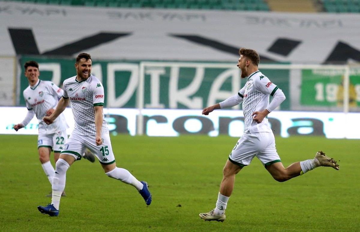 Bursaspor\'un üç maçı 19.00\'da, bir maçı da saat 16.00\'da başlayacak