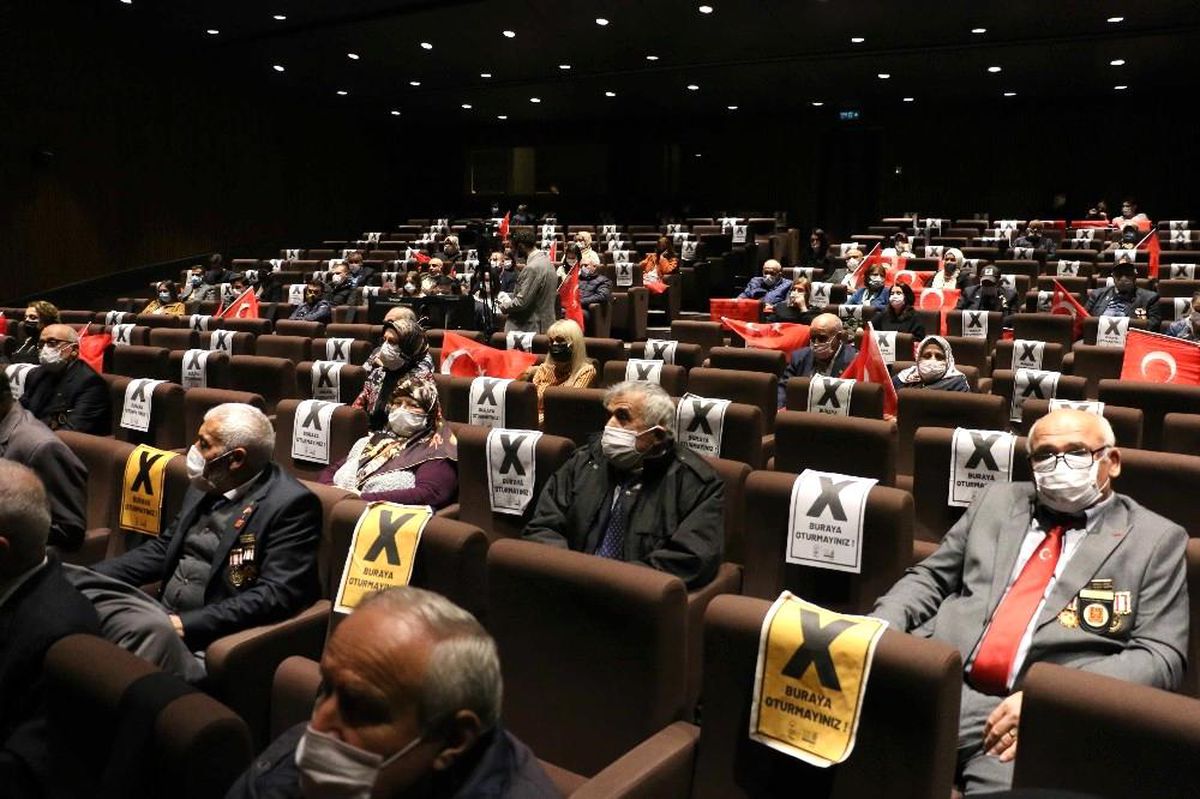 Destansı türküler kahramanlar için söylendi