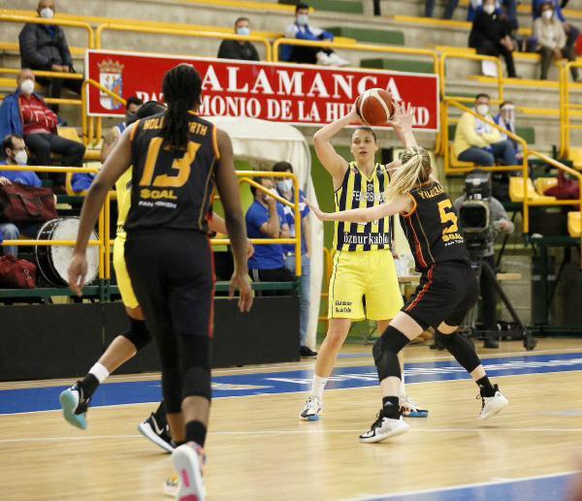 Fenerbahçe Öznur Kablo, Kadınlar EuroLeague\'de Final Four\'a yükseldi