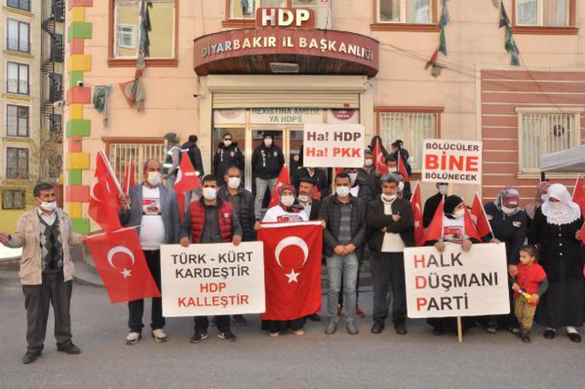 Son dakika haberi | HDP önünde evlat nöbetindeki aileler: Kapatma davası açan başsavcılığa teşekkür ediyoruz
