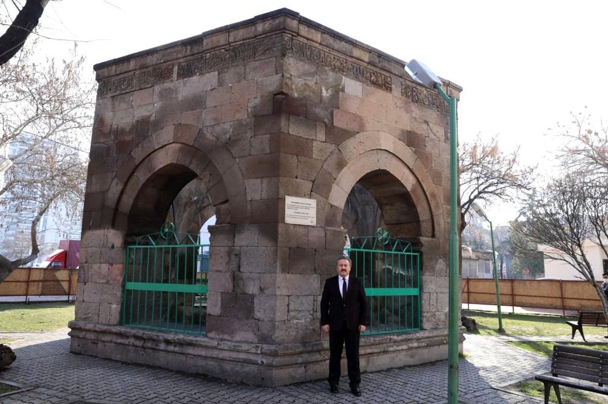 Melikgazi\'den Ahde Vefa: Suya Kanmış Hatun Türbesi restore edilecek