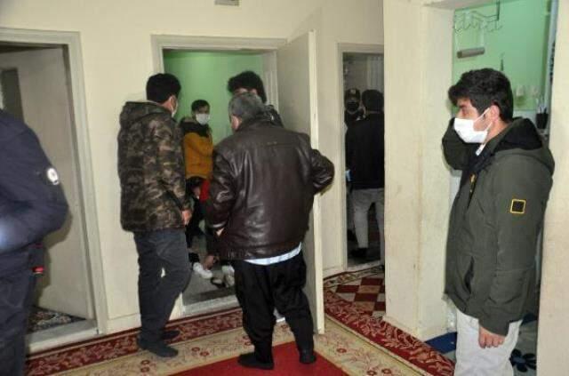 Risk haritasında turuncu kategoride yer alan Karaman'da taziye evinden 61 kişi çıktı Risk haritasında turuncu kategoride yer alan Karaman'da taziye evinden 61 kişi çıktı