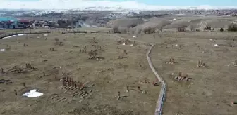 Son dakika haberi... Selçuklu Meydan Mezarlığı'nda toprak altındaki mezar taşları ortaya çıkarılarak yurt dışında tanıtılacak