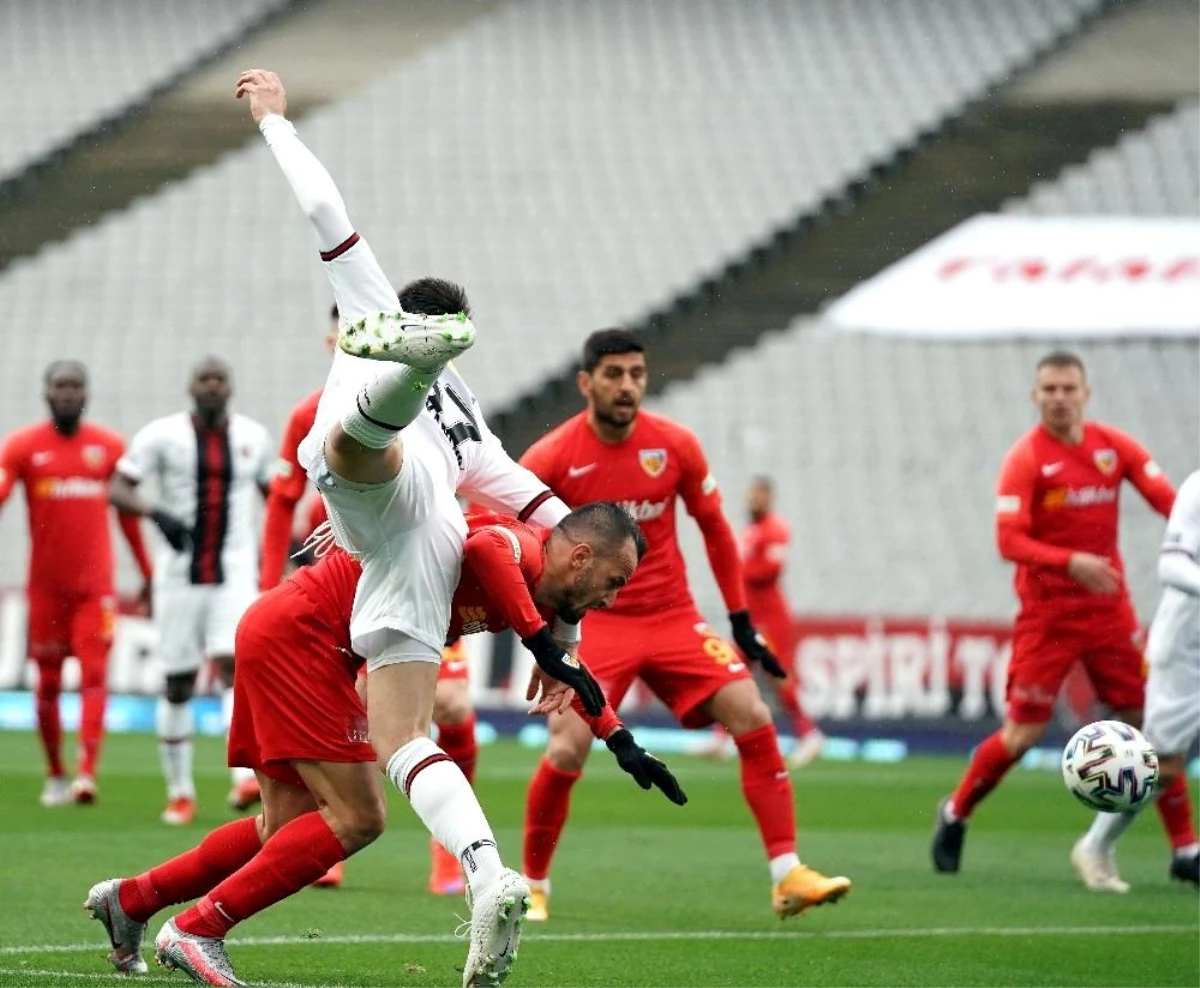 Süper Lig: Fatih Karagümrük: 3 - Hes Kablo Kayserispor: 0 (Maç sonucu)